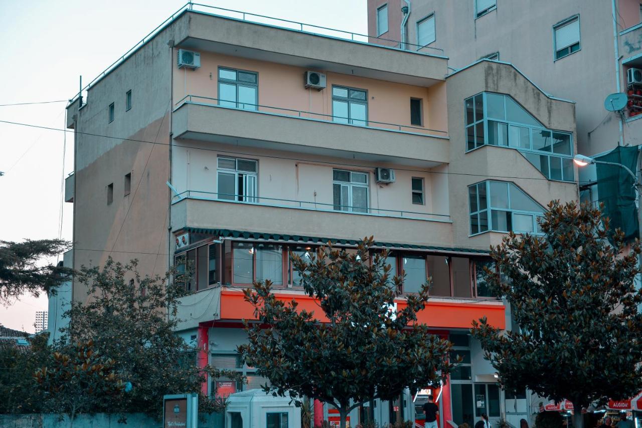 Hostel Central Shkoder Exterior photo